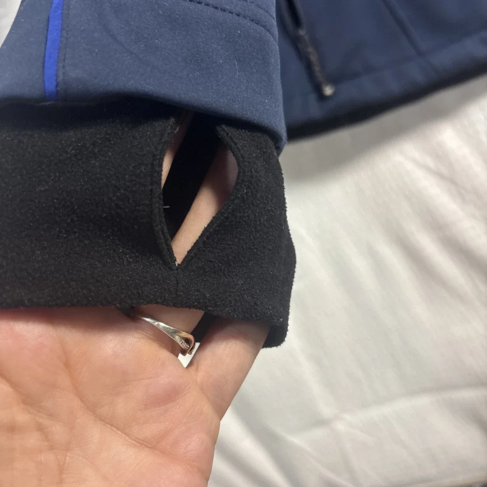 Brooks Large Navy Blue Utopia Soft Shell Jacket Thumb holes Reflective Running